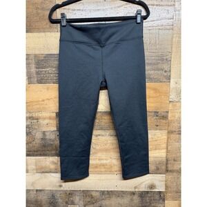 NWT Fabletics Salar Capri Leggings Black Compression Yoga Pants Womens Sz Medium
